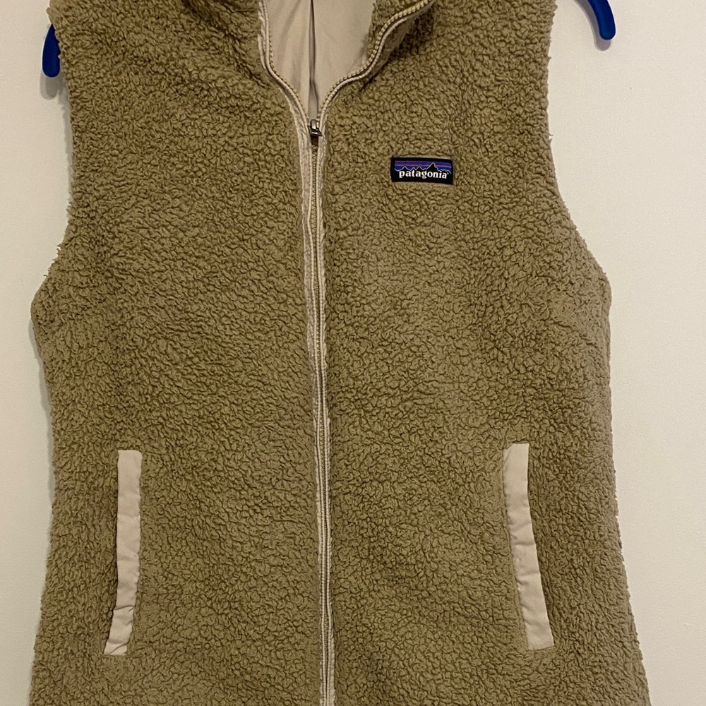 Patagonia Sherpa Vest - Tan , has been loved but structural is good